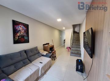 Casa · 76m² · 2 Quartos · 2 Vagas · Casa geminada à Venda em Vila Nova, Joinville por R$ 350.000,00