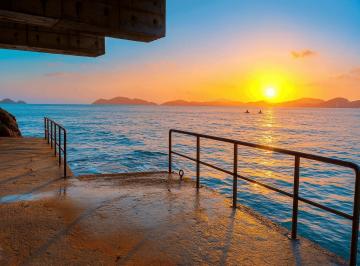 Casa · 321m² · 5 Quartos · 4 Vagas · Casa á venda no condomínio Península no Guarujá | QVista Inteligência Imobili...