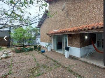 Casa · 224m² · 4 Quartos · 2 Vagas · Casa à Venda na Enseada no Guarujá | Qvista inteligência imobiliário