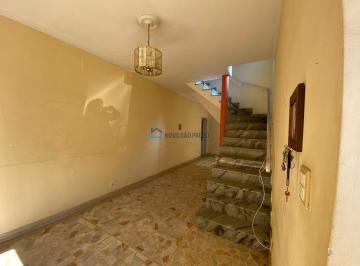 Casa · 160m² · 2 Quartos · 2 Vagas · Casa à venda ao lado da Estação de Metrô Praça da Árvore, com 2 quartos. e 2 vagas de garagem.