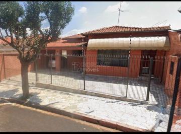Casa · 272m² · 4 Quartos · 3 Vagas · Casa Padrão em Araraquara
