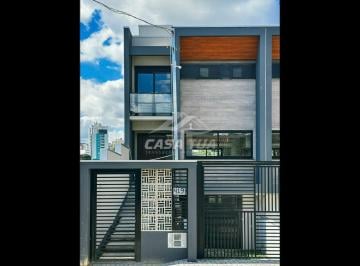 Casa · 207m² · 2 Vagas · Triplex