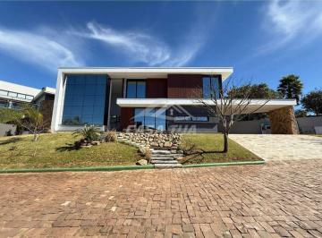 Casa · 320m² · 2 Vagas · CASA
