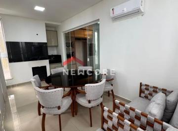 Apartamento · 135m² · 3 Quartos · 2 Vagas · Apartamento em Rua 254 - Meia Praia - Itapema/SC