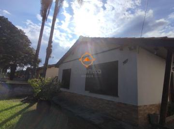 Casa · 300m² · 4 Quartos · 2 Vagas · Casa de 4 dormitórios e 2 vagas de garagem em Canoas.