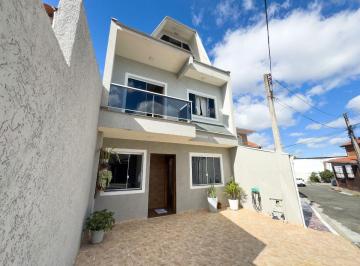 Casa de 3 quartos, Curitiba · sobrado em condomínio tripléx, amplitude e com muita luz natural, ventilação cruzada, vista livre.