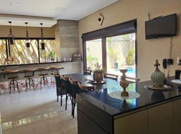 Casa · 219m² · 3 Quartos · 3 Vagas · 
                                Casa com 3 dormitórios à venda, 219 m² por R$ 1.600.000,00 - Condom