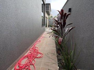 Casa · 150m² · 3 Quartos · 2 Vagas · 
                                Casa com 3 dormitórios à venda, 150 m² por R$ 1.050.000,00 - Reside