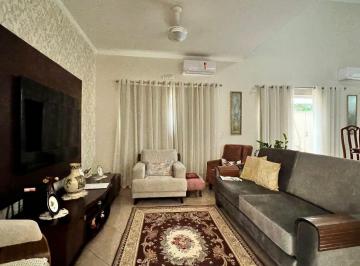 Casa · 210m² · 3 Quartos · 
                                Casa com 3 dormitórios à venda, 210 m² por R$ 1.300.000 - Condomíni
