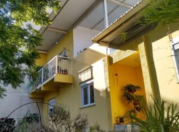 Casa de 3 quartos, Porto Alegre · CASA COM 2 ANDARES, TERRAÇO e 3 DORMIT.