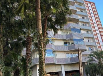 Apartamento · 216m² · 4 Quartos · Apartamento à venda - em Batel