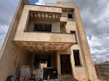 Casa · 185m² · 4 Quartos · 2 Vagas ·  Casa com 4 dormitórios à venda, 185 m² por R$