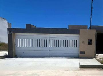 casa-nova-a-venda-no-luar-da-barra-3-quartos-pe-direito-alto2214180.jpeg · Casa Nova à Venda no Luar da Barra – 3 Quartos, Pé Direito Alto