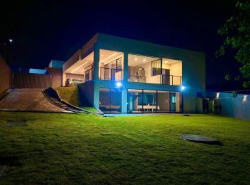 Casa de 4 quartos, Águas Claras · ARNIQUEIRAS CASA NOVA MODERNA CONDOMINIO 4 QURTOS 3 SUITES LOTE 400M ACEITA PERMUTA
