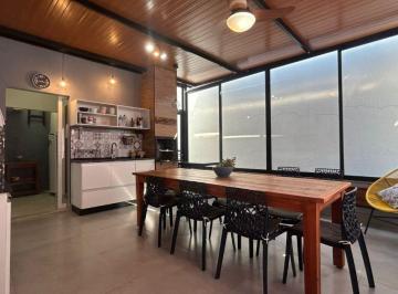 Casa de 3 quartos, Sumaré · Sobrado com 3 suítes e área gourmet completa e 226m² de construção em condomínio fechado em Sumaré