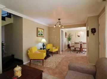Casa de 3 quartos, Curitiba · Sobrado de esquina com área goumet
