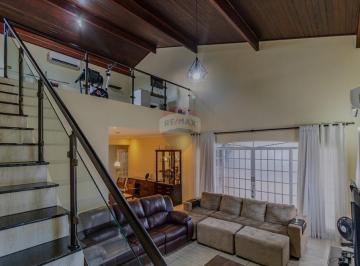 Casa · 600m² · 3 Quartos · 6 Vagas · Casa em Campos: Ótimo Preço e Conforto!