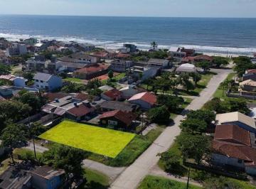 Terreno · 360m² · Terreno de esquina á 200 metros da praia com 360m² na Barra do Saí em Itapoá SC!