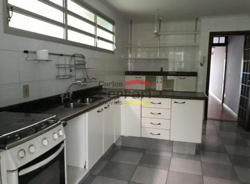 Casa · 188m² · 3 Quartos · 2 Vagas · Sobradão com 3 dormitórios e garagem fechada para 2 autos.