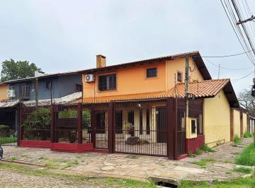 Casa · 209m² · 3 Quartos · 4 Vagas · Residência á venda no bairro Guarujá com 3 dormitórios.