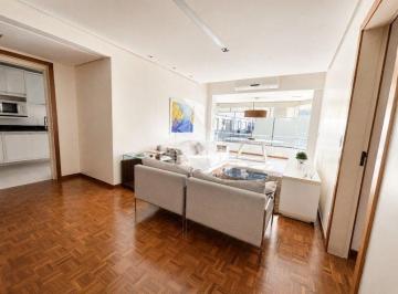 Apartamento · 111m² · 2 Quartos · 1 Vaga · 2 dormitórios (1 suíte com closet e sacada), no Menino Deus, com 111m²