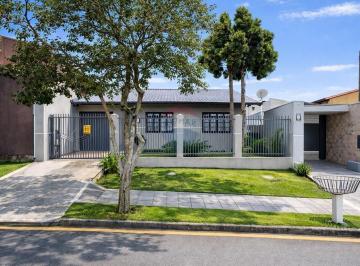 Casa · 102m² · 2 Quartos · 4 Vagas · Casa Semi-Mobiliada com Churrasqueira – Excelente Localização! 5 min do Centro e Aeroporto