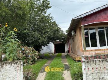 24214407_4.jpg · Casa com suíte e closet; área construída de 80m²