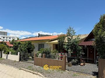 24938018_4.jpg · Casa de Alvenaria com 3 Dormitórios em Urubici/ SC