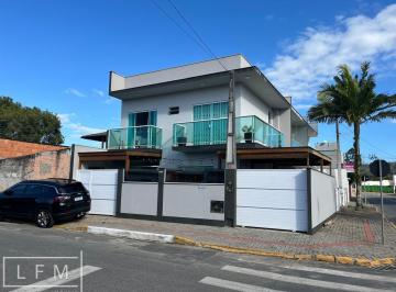 Casa · 92m² · 2 Quartos · 2 Vagas · sobrado de esquina pronto para morar em Balneário Piçarras Sc
