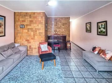 Casa · 275m² · 5 Quartos · 3 Vagas · Espaço, conforto e localização estratégica