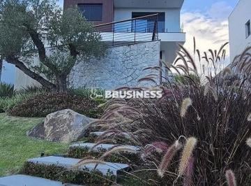 fac1760359217545.jpeg · Casa em condomínio 3 suítes 3 vagas sacada piso aquecido