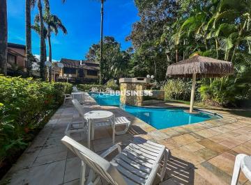 d908faa7-c17f-4b14-9047-8c371c83d981.jpg · Sobrado à Venda, com piscina no Riviera, Bertioga, SP