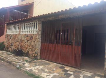 Casa · 157m² · 4 Quartos · 2 Vagas · Excelente casa de esquina, oportunidade!! Próximo da católica!!