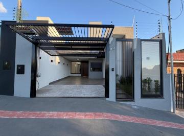 Casa · 182m² · 3 Quartos · 2 Vagas · Casa à venda em Maringá, Jardim Verônica, com 3 suítes, 182 m², piscina e escritório