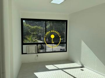 Comercial · 55m² · 2 Vagas · Sala comercial com 2 vagas e 3 salas com ar-condicionado 57 m²