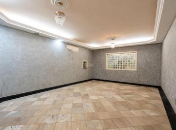 Casa · 890m² · 6 Quartos · 7 Vagas · Alguns vão querer reformar, outros vão querer assinar.