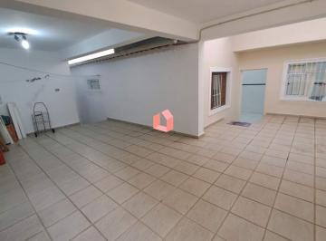 garagem coberta até 04 autos · Casa térrea ampla, 3 dormitorios, sala, copa e cozinha, 04 vagas de garagem, jardim