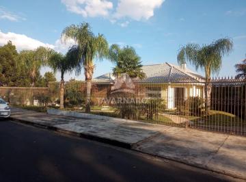 Casa · 1700m² · 4 Quartos · 3 Vagas · Oportunidade Única - 4 suítes em generoso terreno de 1.700m²