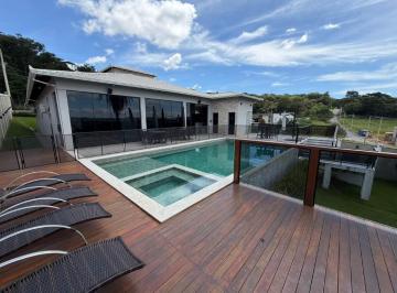 Casa · 116m² · 3 Quartos · Sofisticação e Conforto: Casa de Alto Padrão em Condomínio Fechado.
