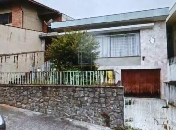 Casa · 270m² · 3 Quartos · 4 Vagas · Terreno de 333 m² em Localização Estratégica no Nova Petrópolis – Ideal para Investidores e Construt