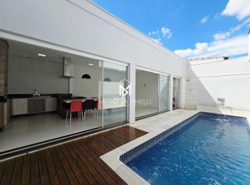 Casa · 220m² · 3 Quartos · 2 Vagas · Casa com piscina à venda no Res Oliveira - Alfenas/MG