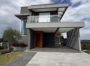 Casa · 225m² · 3 Quartos · 2 Vagas · Belíssimo sobrado à venda no bairro Centro - Gravataí/RS