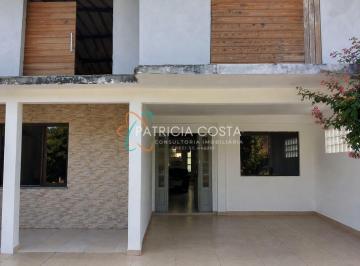 Casa · 200m² · 5 Quartos · 1 Vaga · Casa de 2 Pavimentos com 5 Dormitórios no Ambrósio – Garopaba