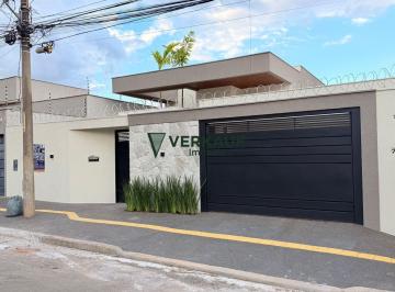 Casa · 248m² · 4 Quartos · 2 Vagas · Casa Alto Padrão em Jardim Atlântico, Goiânia/GO