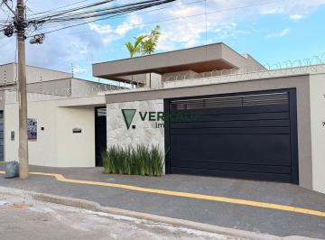 Casa · 248m² · 4 Quartos · 2 Vagas · Casa Alto Padrão em Jardim Atlântico, Goiânia/GO