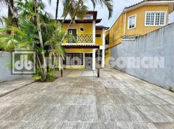 Casa · 120m² · 4 Quartos · 2 Vagas · Casa em Condomínio : Duplex / Residencial / Vargem Grande