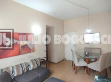 Apartamento · 68m² · 2 Quartos · Maravilhosa localização, sala, 2 quartos, dependência completa