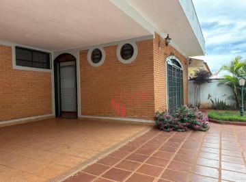 fd1eed30871e616f765b78c06c59a7c376daed60 · Casa Residencial à Venda com 3 Quartos no Bairro Jardim São Luiz com Quintal.