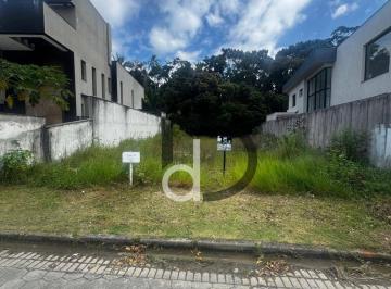 5fe956e8dbbc2e5b76b6a473ea52dfbc937e1acb · Terreno de no Módulo 16 com Rua Pavimentada e Alto Potencial de Valorização