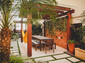 283278c4e2166a0a5d48b8635472c3315a09a2e9 · Apartamento Garden com 230 m² privativos e 2 suítes - Bairro Centro, em Florianópolis/SC.